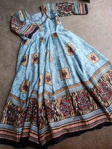 Free Hips Gown