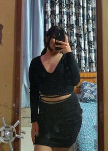 Chic Black Skirt