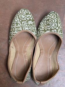 Ethnic Printed Juttis – Size 12 (EU 40)