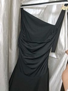 backless Chic Black One-Shoulder Ruched Dress✨️🔥