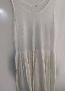 White Sleeveless Pleated Dress