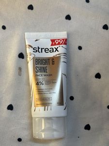 Streax Bright & Shine Face Wash