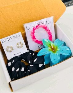 Lush Vault Accessory Set
