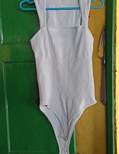 White Ribbed Stretchable Bodysuit – Size M 🤍