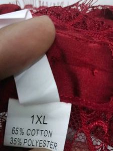 (200)Burgundy Lace Bralette Top