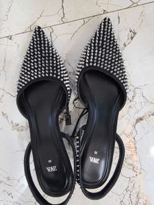 100% original new Zara Pointed Studded Heels