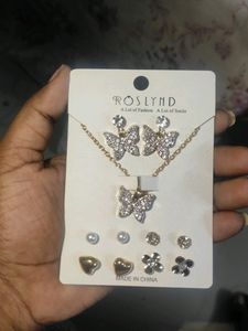 🔥Big Billion Offers 🔥 Hools Butterfly Chain With