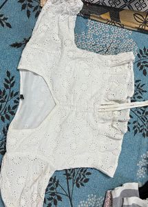 white crop top adjustable from front