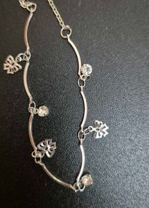 Silver Tone leaf Necklace