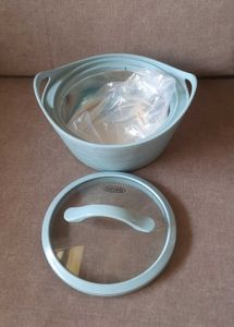 Unused Asian Flamingo Insulated Casserol