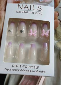 4 pack of Designer Press-On Nails Set😍New