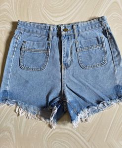 🩵Your go-to summer denim shorts, size S 🩵