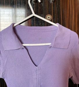 Knitted Cropped V-Neck Polo Top in Lilac