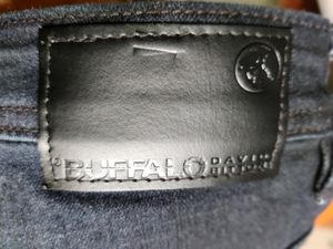 Buffalo David Ditton US Purchased 36' Stretchable