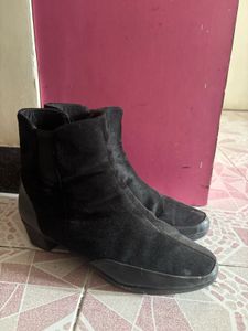 Stylish Black Ankle Boots with any one socks