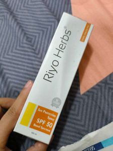 (Sealed) Riyo Herbs Sunscreen Spray