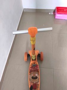 Kiwi Cool Smart Kick Scooter