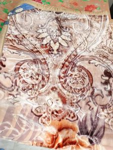 Luxurious Plush Blanket for Winters