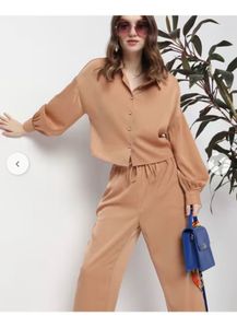 🌸Vero Moda slim-fit shirt