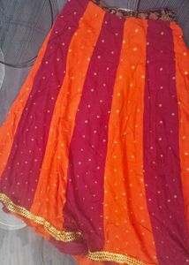 Vibrant skirt with Gold Accents