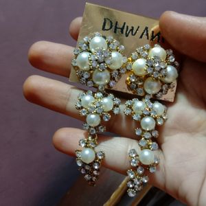 Earring ,white Stone