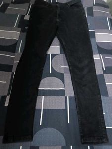 Classic Black High-Waisted Skinny Jeans