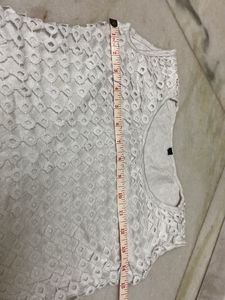 WHITE NETTED TOP