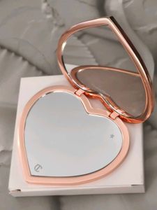 Charlotte tilbury Heart-Shaped mirror 🪞❤️
