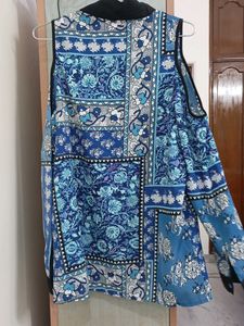 Stylish Blue Floral Cold Shoulder Top