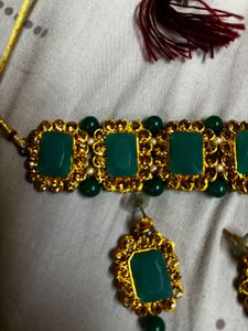 Emerald &amp; Gold Choker Necklace Set