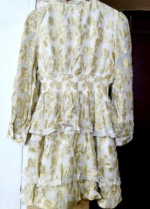 Style Island Chic Gold Floral Print Tiered Dress