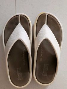Comfortable Cream/Off-white Flip-Flops