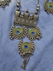 Elegant Chain Necklace