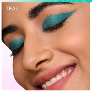 NYKAA GLAMOReyes Teal Eyeliner Pencil
