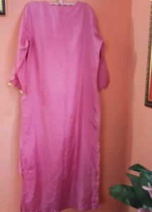 Elegant Pink Embroidered Kurta