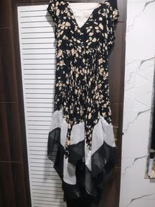 NEW  SUPERB V SHAP DESIGNING FROCK CUM DRESS 👗✌