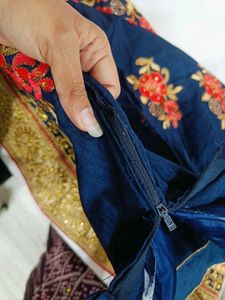 🇳🇿💫🎀Elegant Navy &amp; Red Embroidered Lehenga