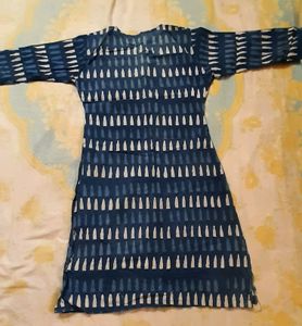 women navy blue batik print kurti