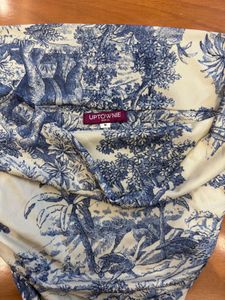 Uptownie w/b floral design top