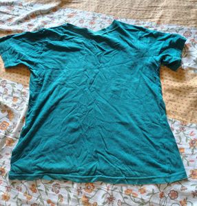 Teal graphic T-shirt in Size S