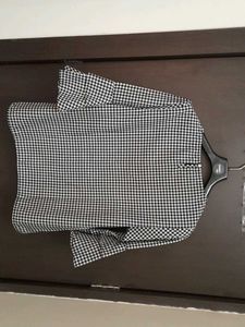 Chic Gingham Top with Floral Embroidery