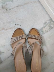 4 Pair of Footwear in good condition || 38 and 37