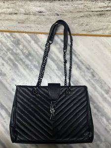 Chic Quilted Black Handbag