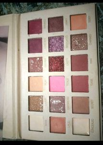 Huda Beauty Eyeshadow Palette