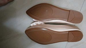 Chic Bow Accent Flats - Size 40/ UK 7