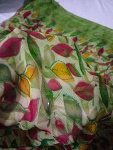 Lightweight Leaf Print Saree💚