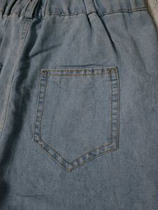 Light Wash Wide Leg Jeans size s,