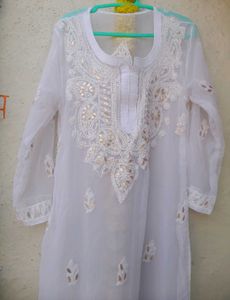White Lucknowi Chikankari Kurti Price Drop 🥳 Just