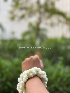 Crochet Gajra by @artwithanmol___ 🌸✨