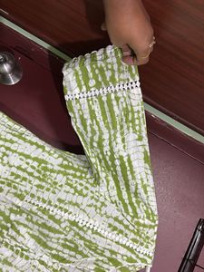 Green &amp; White Printed Kurta Set